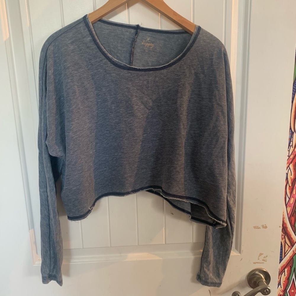 Long sleeved crop